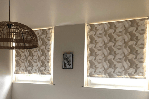 Stores sur-mesure : élégance&nbsp;graphique