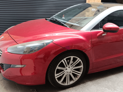 Restauration d’un siège Peugeot : redonner vie avec précision et&nbsp;savoir-faire